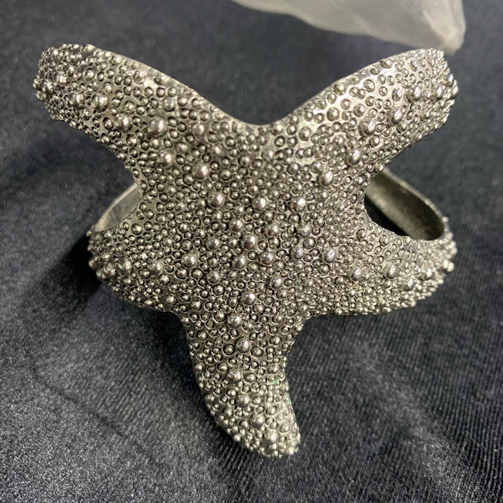 Awesome Silver Starfish open wrist bangle